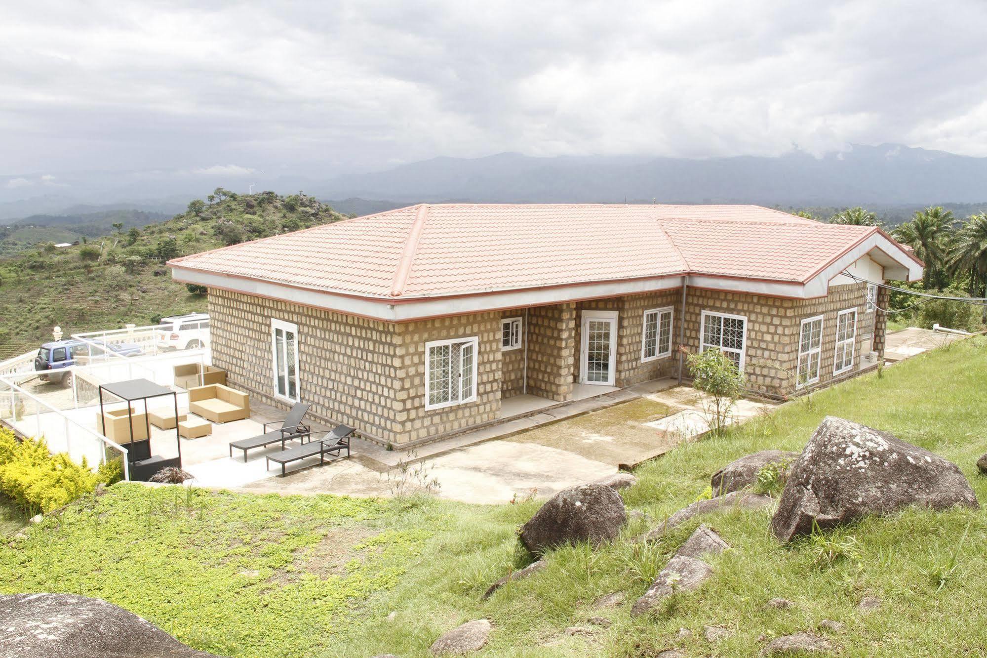 Saddle Hill Ranch Hotell Bafut Eksteriør bilde